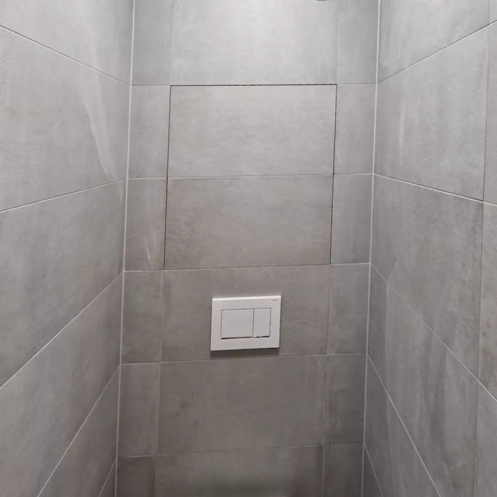 Revizní dvířka pod obklad 300x300