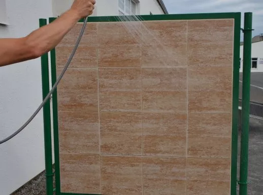 Voděodolná revizní dvířka pod obklad 200x400